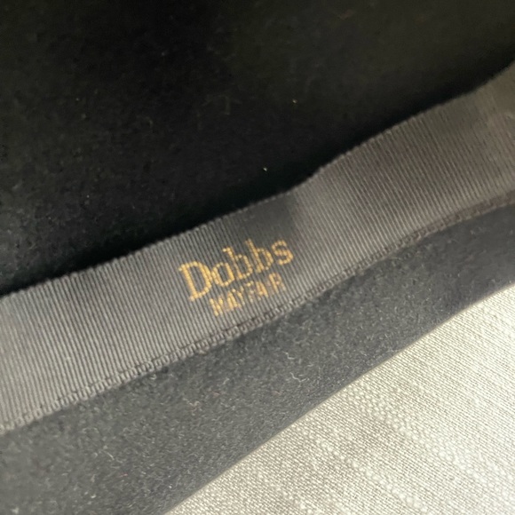 Dobbs Mayfair Circa 1920  women’s French style beret with brass accent - Picture 4 of 6